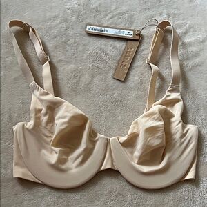 🍄‍🟫SKIMS Smoothing Intimates Full Coverage Bra Sand